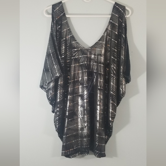 Charlotte Russe NWT Open Shoulder Blouse. Reflecting Decals. NYE Party Top. XL - Picture 2 of 6